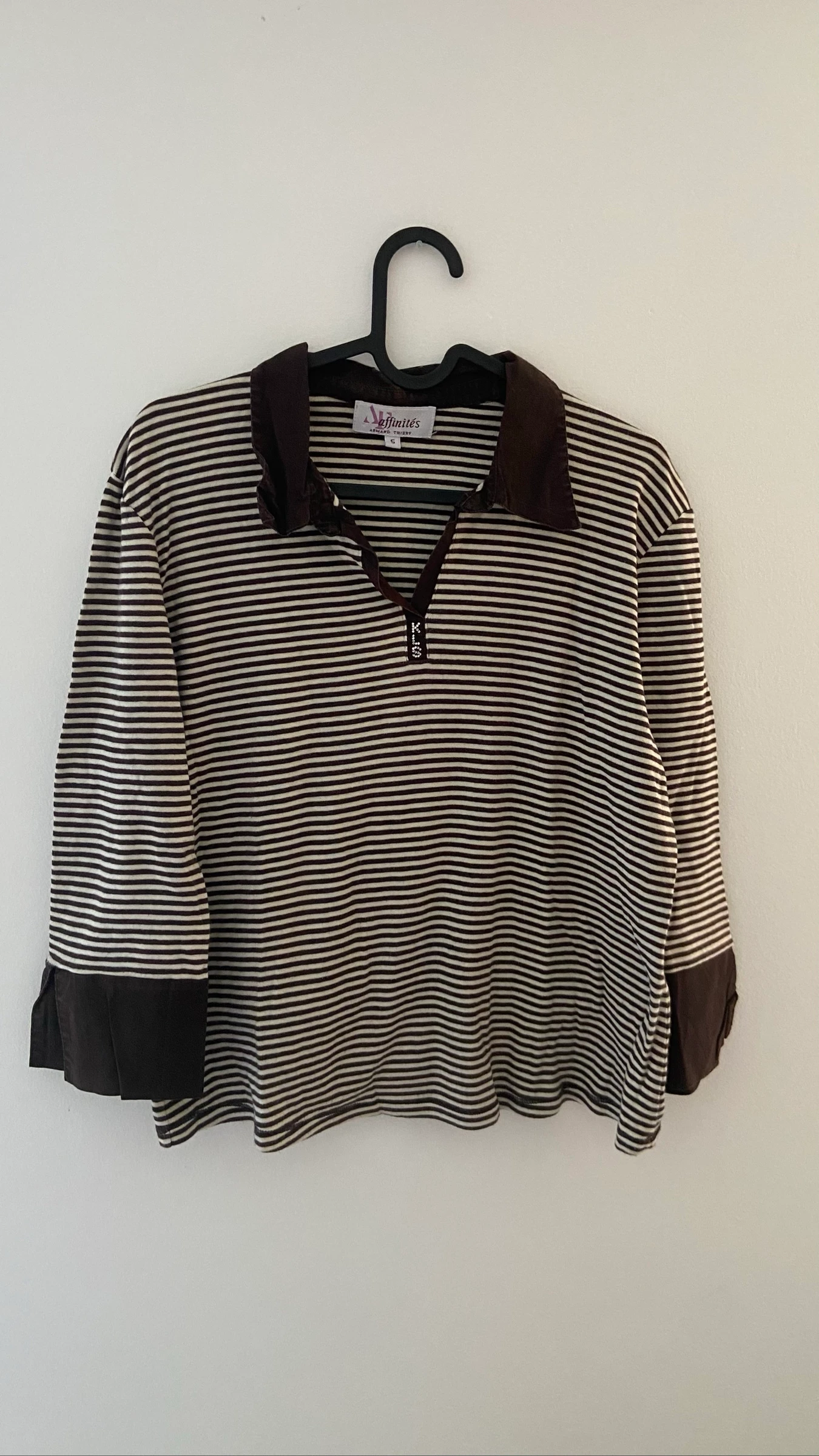 Haut marron à rayure col V Taille 40